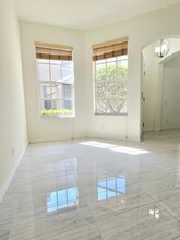 5311 60th Ave N in St. Petersburg, FL - Foto de edificio - Building Photo