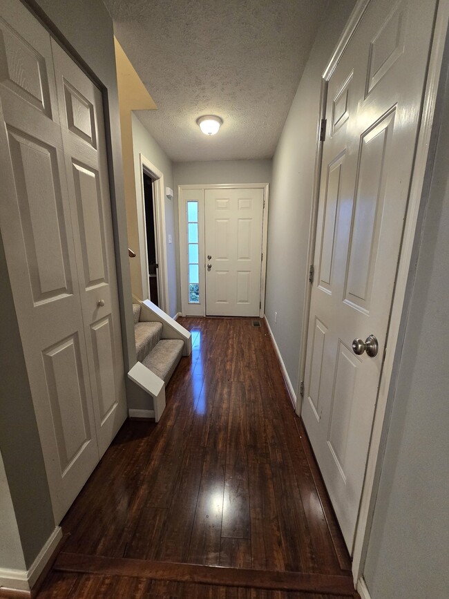 property at 115 Westbrooke Ln