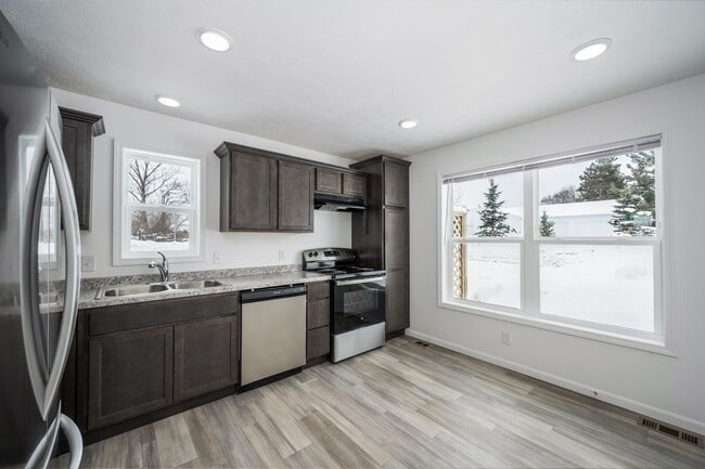 1012-1014 Escape in Boyne City, MI - Building Photo - Building Photo