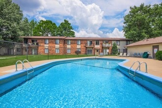 Shawnee Village in Marion, IL - Foto de edificio - Building Photo
