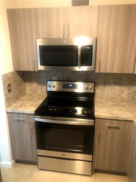 770 NE 128th St in North Miami, FL - Building Photo - Building Photo