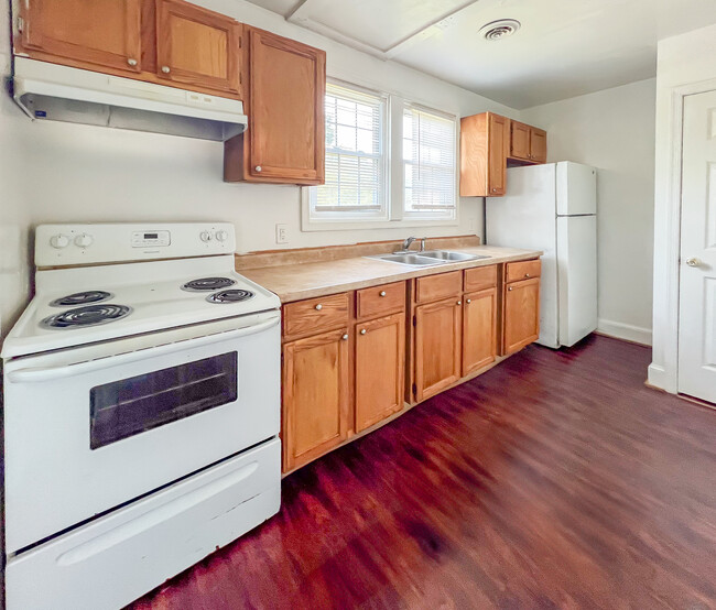 302 Elm St in Petersburg, VA - Building Photo - Building Photo