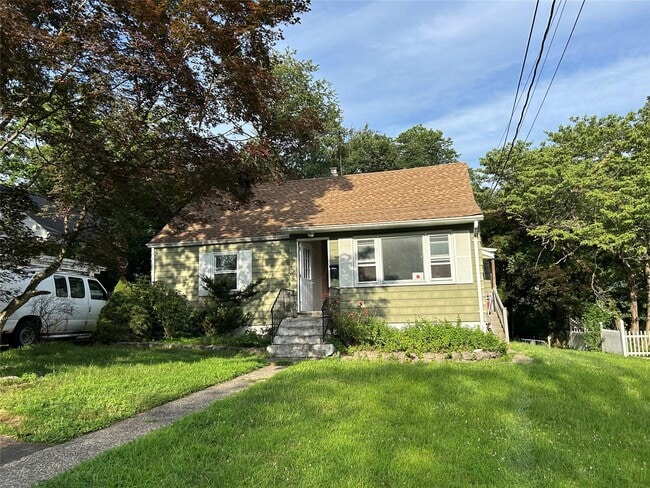 10 N Oak St