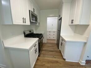 4021 Duquesne Ave in Culver City, CA - Building Photo - Building Photo