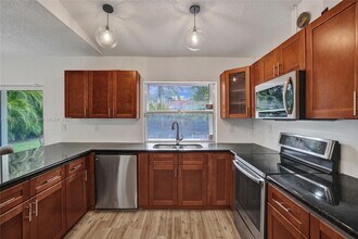 20260 NE 25th Ave in Miami, FL - Building Photo - Building Photo