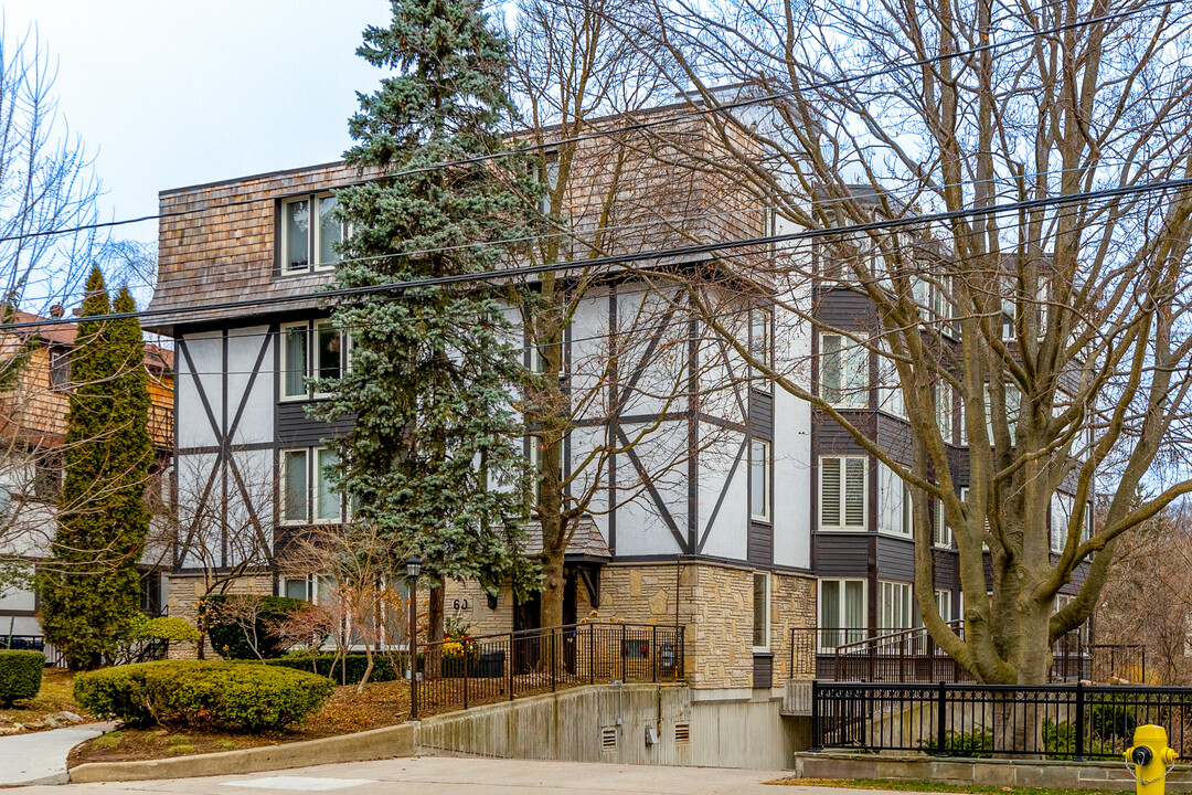 20-60 Old Mill Terr in Toronto, ON - Building Photo