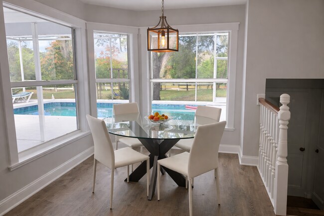 7447 Hawkins Rd in Sarasota, FL - Building Photo - Building Photo