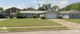 2405 Harvard St N in Irving, TX - Building Photo