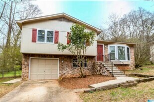 5849 Janet Dr in Trussville, AL - Building Photo