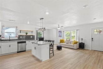 Room in House on Peeples St SW in Atlanta, GA - Building Photo - Building Photo