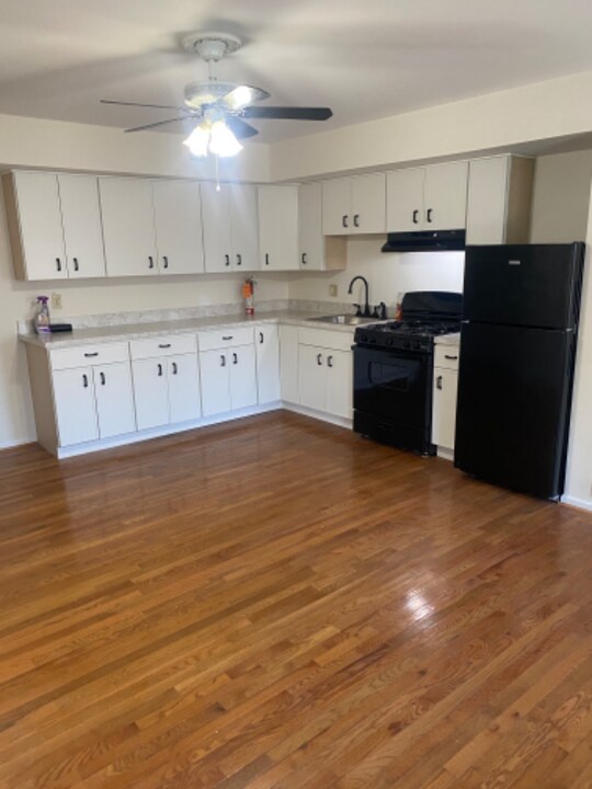 9309 James St in Philadelphia, PA - Foto de edificio