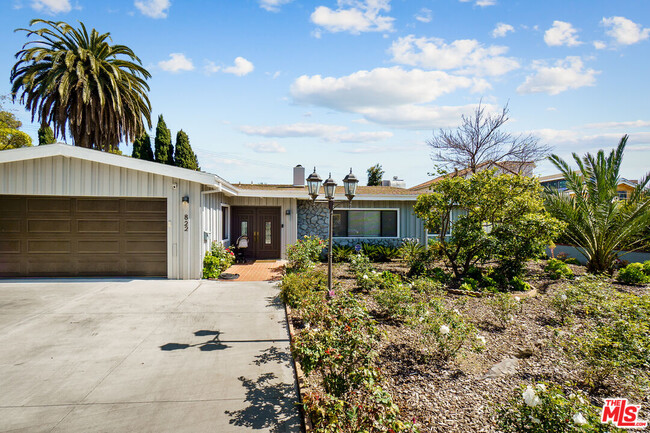 822 San Vicente Blvd in Santa Monica, CA - Building Photo - Building Photo
