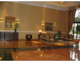 8390 SW 72nd Ave in Miami, FL - Building Photo - Building Photo