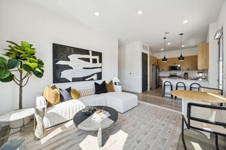 The Grove at La Frontera in Arlington, TX - Building Photo - Building Photo