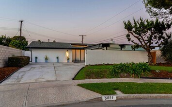 5821 View Cir-Unit -5825 View Circle ADU in Huntington Beach, CA - Building Photo - Building Photo