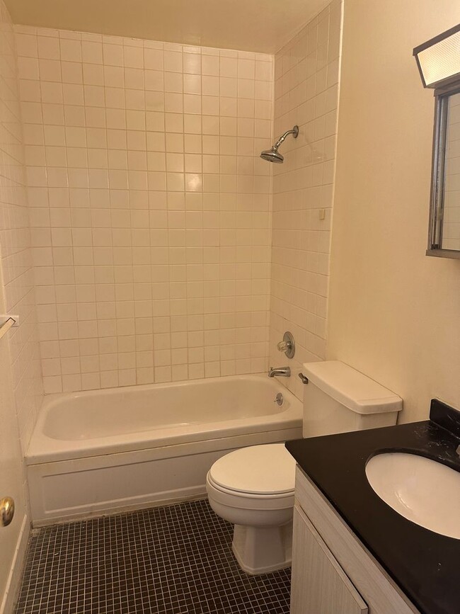 2811 Bleeker Sq in Winston-Salem, NC - Building Photo - Building Photo