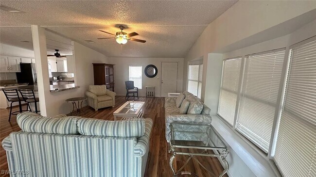 19851 Cypress Wood Ct in North Fort Myers, FL - Foto de edificio - Building Photo