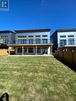 61 Waywell St in Whitby, ON - Building Photo