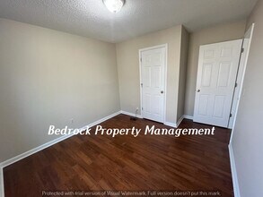 212 Sparrow Cir in Huntsville, AL - Foto de edificio - Building Photo