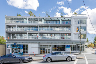 Midtown Central in Vancouver, BC - Building Photo - Building Photo