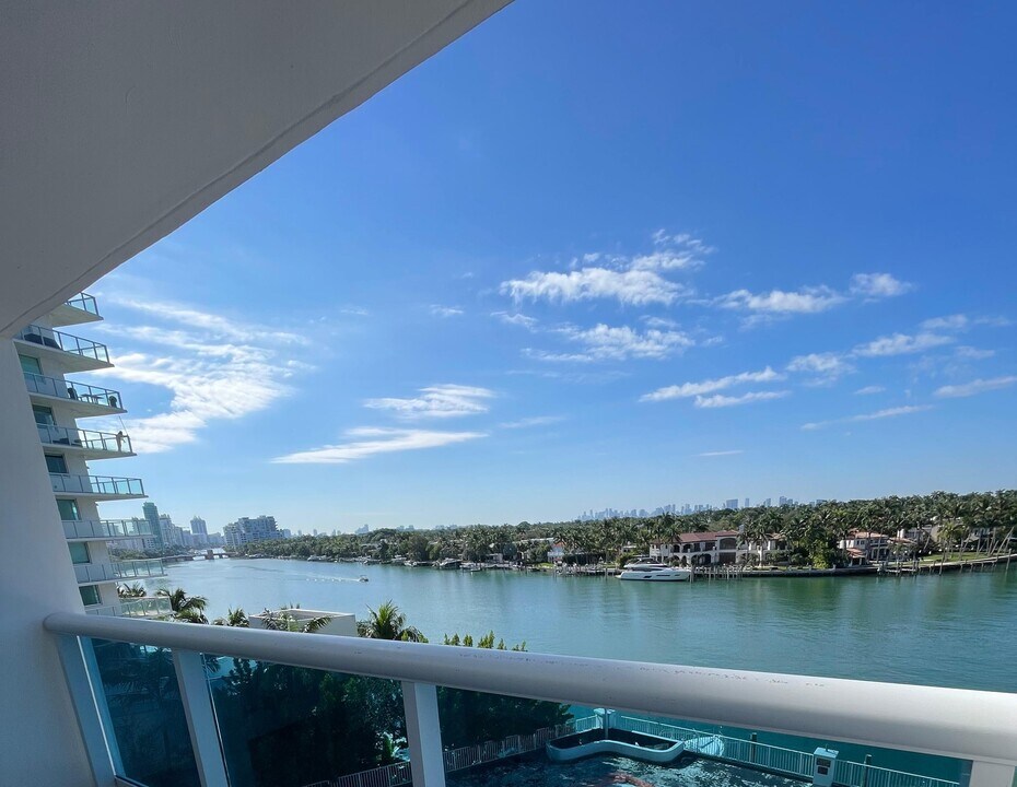 6770 Indian Creek Dr, Unit Aquasol Unit 6f in Miami, FL - Foto de edificio