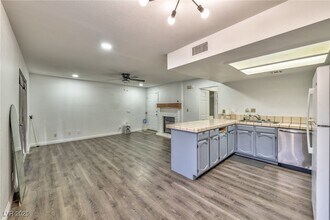 4150 Sanderling Cir in Las Vegas, NV - Building Photo - Building Photo