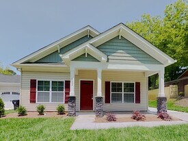 532 Cabarrus Ave in Mooresville, NC - Building Photo