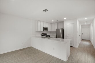 7638 Aston Peak in San Antonio, TX - Building Photo - Building Photo