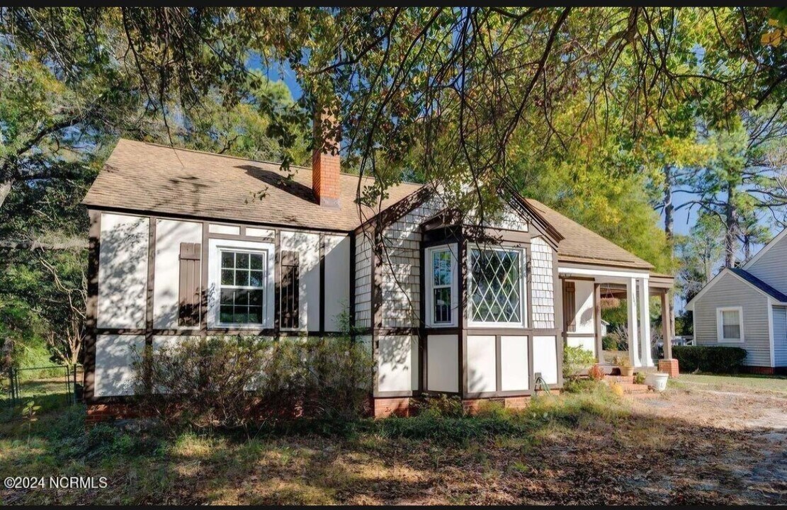 323 Pine Grove Dr in Wilmington, NC - Building Photo