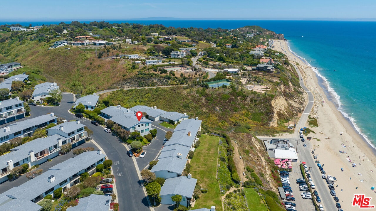 29680 Zuma Bay Way in Malibu, CA - Building Photo