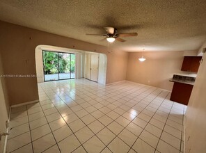 55 Pleasant Hill Ln in Tamarac, FL - Building Photo - Building Photo