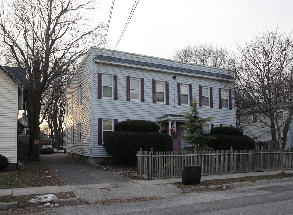 22 2nd Ave in Bay Shore, NY - Building Photo