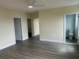 133 Fenner St, Unit 2 in Fall River, MA - Building Photo