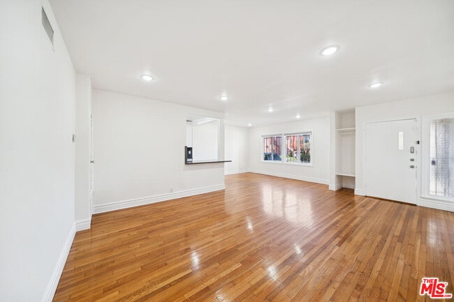 112 S Detroit St in Los Angeles, CA - Building Photo - Building Photo