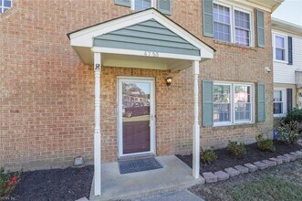 4755 Old Hickory Rd in Virginia Beach, VA - Building Photo - Building Photo