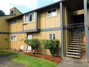 Oak Tree Apartments in Vancouver, WA - Building Photo - Building Photo