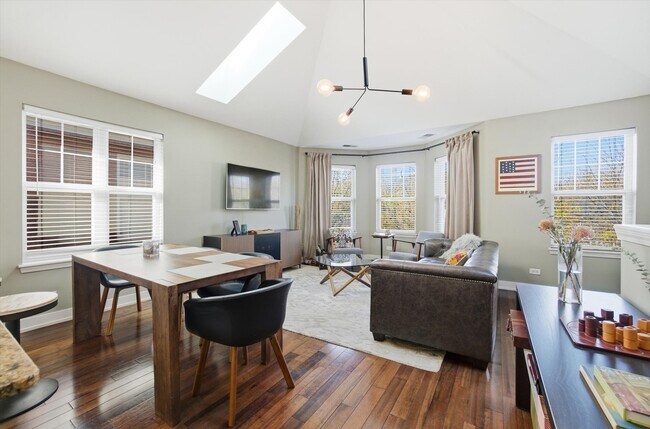 639 W Elm St in Chicago, IL - Building Photo - Building Photo