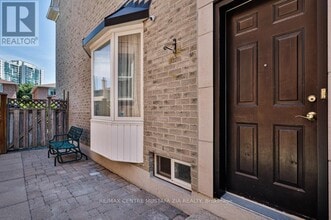 4326 Mayflower Dr in Mississauga, ON - Building Photo - Building Photo