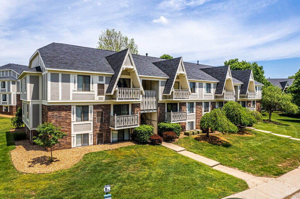 Old Monterey Apartments in Springfield, MO