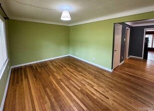 23480 Norwood St in Oak Park, MI - Building Photo - Building Photo