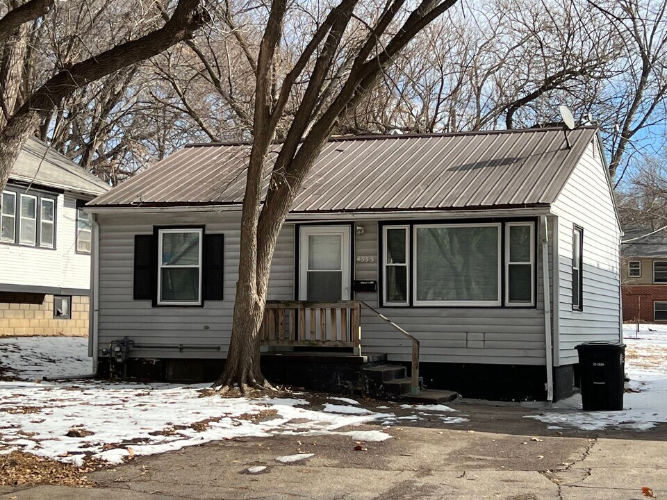 4333 N 41st St in Omaha, NE - Building Photo