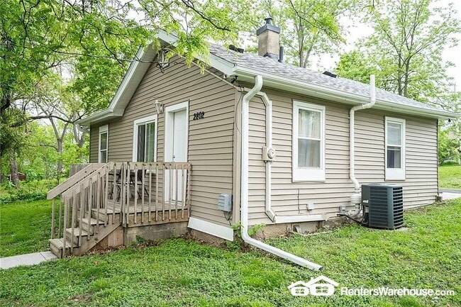 property at 2802 SE 8th St