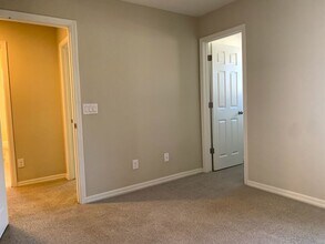 4650 E Tierra Buena Ln in Phoenix, AZ - Building Photo - Building Photo