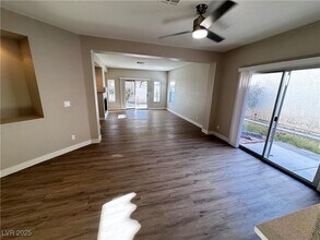 2544 Golden Sands Dr in Las Vegas, NV - Building Photo - Building Photo