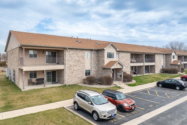 White Pines in Merrillville, IN - Building Photo - Building Photo