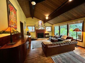 5314 Ponderosa Pl NE in Hansville, WA - Building Photo - Building Photo