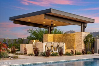 11865 E Red Bird Rd in Scottsdale, AZ - Building Photo - Building Photo