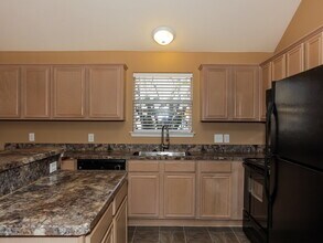 1033 Weaver St in Cedar Hill, TX - Building Photo - Building Photo