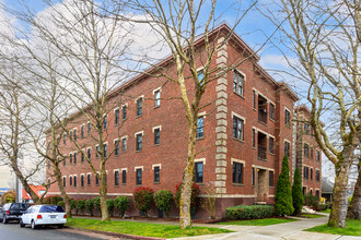 Annobee Apartments in Tacoma, WA - Building Photo - Building Photo