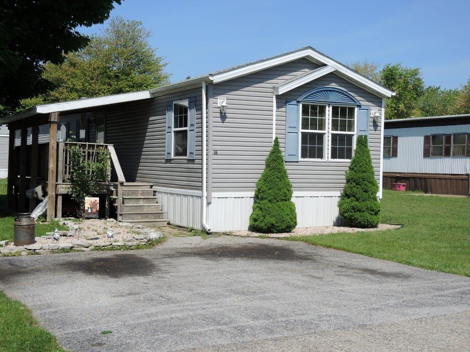 Green Acres in Chambersburg, PA - Building Photo